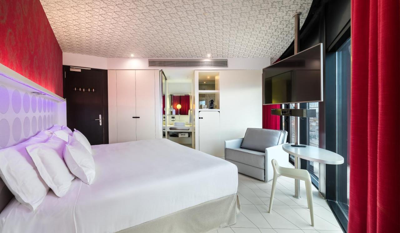 Hotel Barcelo Raval Barcellona Esterno foto